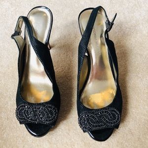 4-inch high heels ! Open toe with bead details